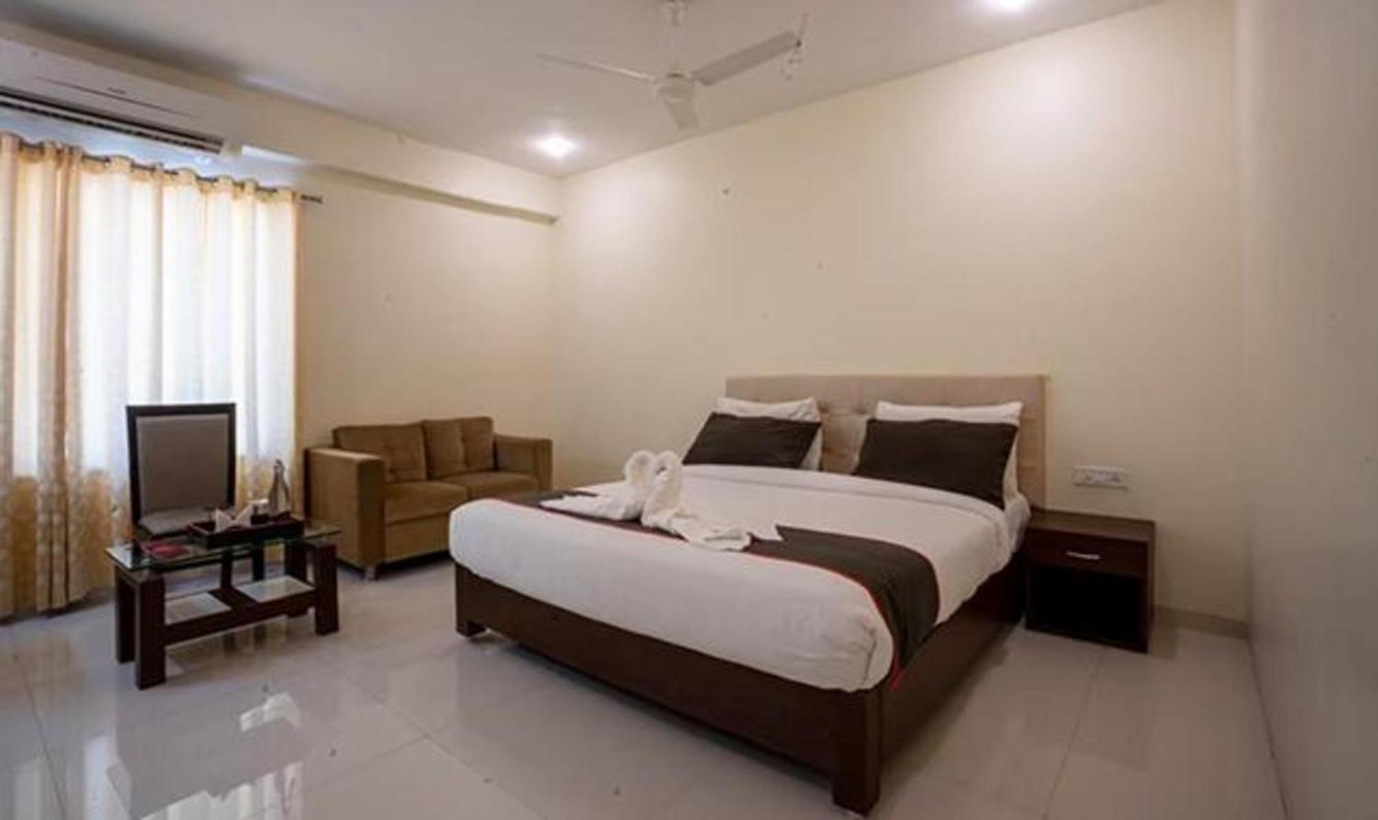 Capital O 16971 Hotel Lorven Visakhapatnam Exterior photo