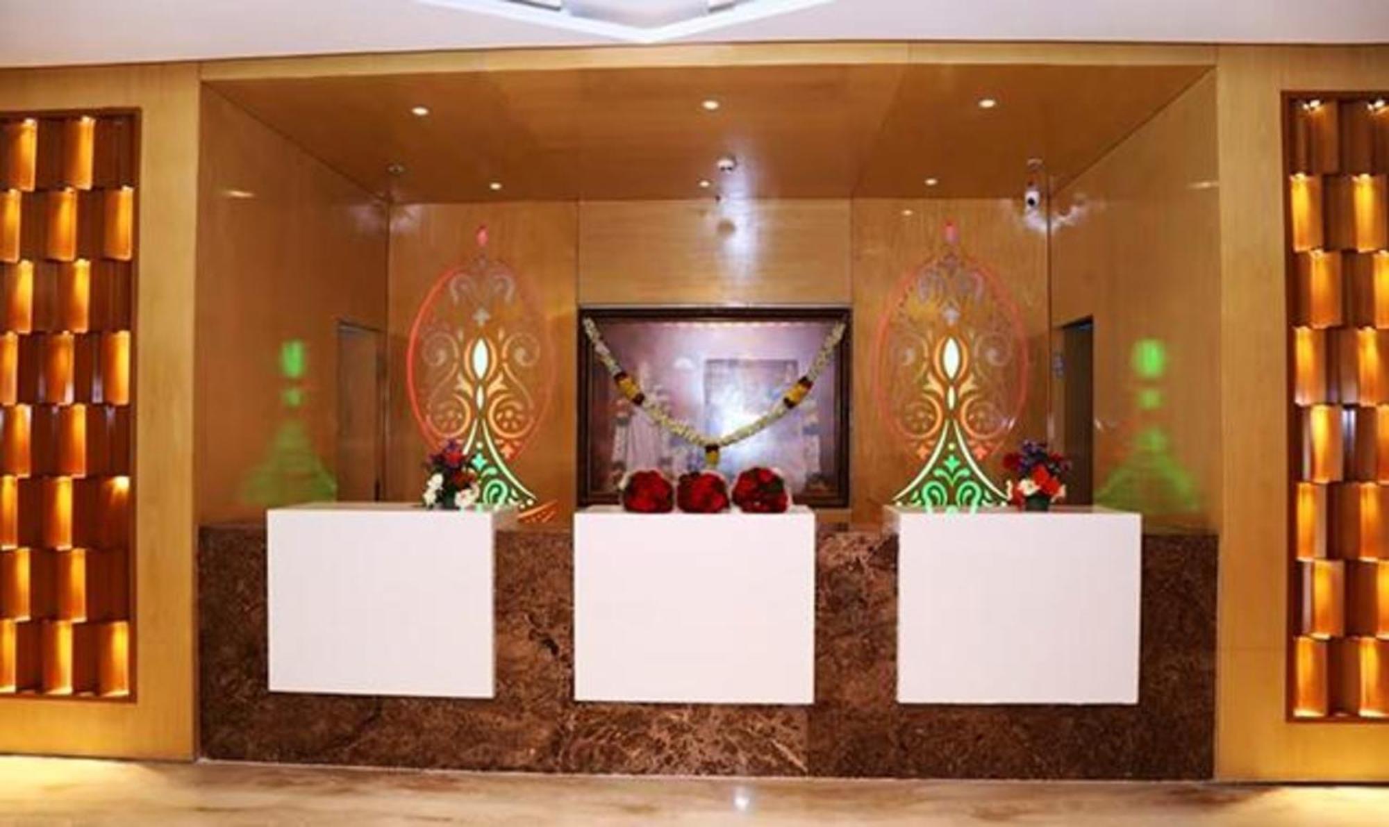 Capital O 16971 Hotel Lorven Visakhapatnam Exterior photo