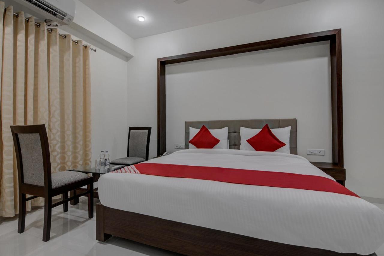 Capital O 16971 Hotel Lorven Visakhapatnam Exterior photo